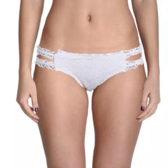 Women's White Lace Bikini Panty - Picture 1 of 5